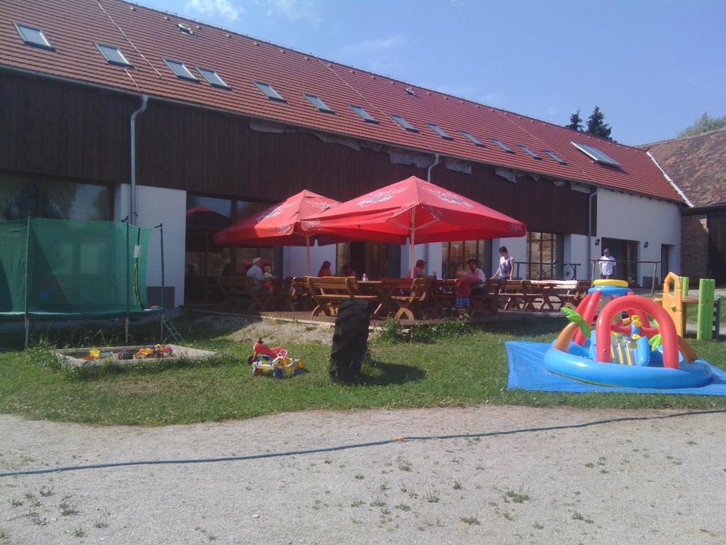 Penzion Vanuvecky Dvur Telč Buitenkant foto